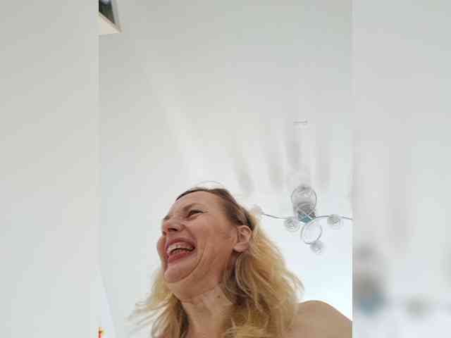 ShiningMILF webcam