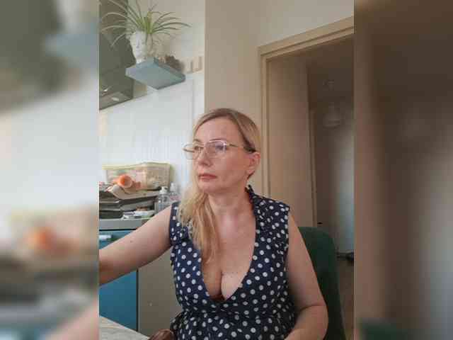 ShiningMILF webcam