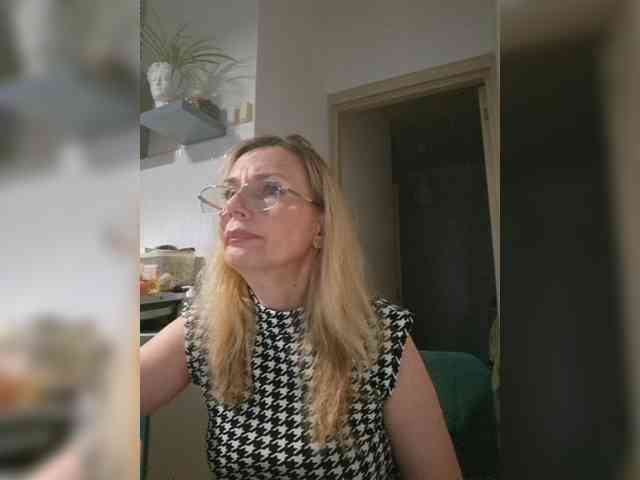 ShiningMILF webcam