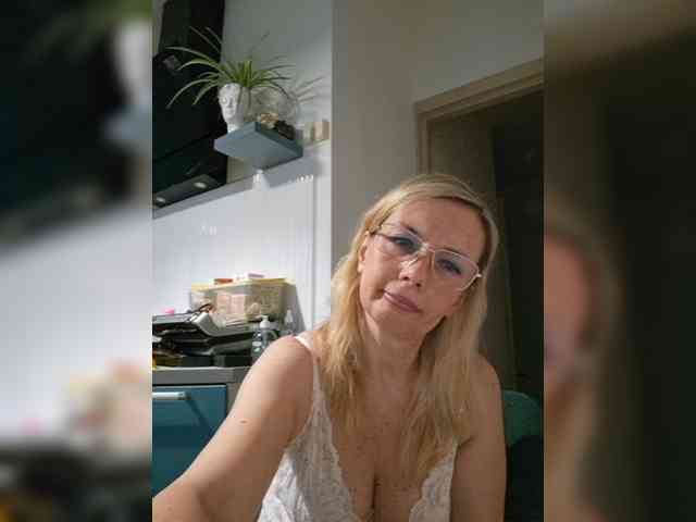 ShiningMILF webcam