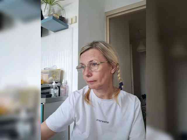 ShiningMILF webcam