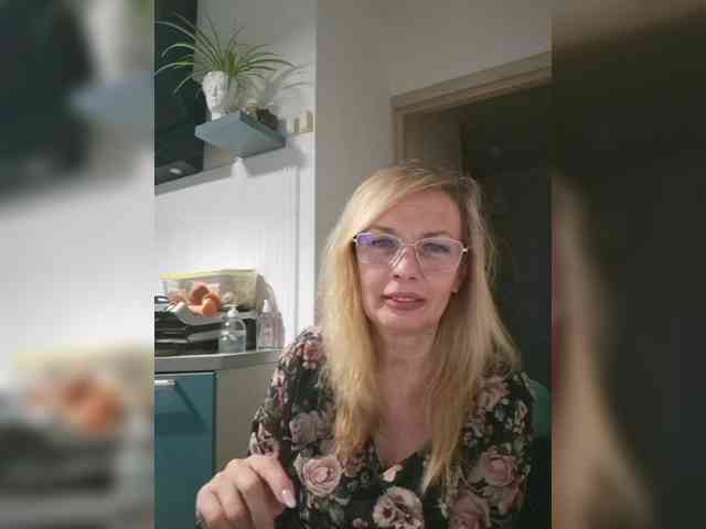ShiningMILF webcam