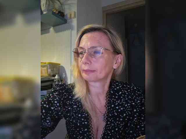 ShiningMILF webcam