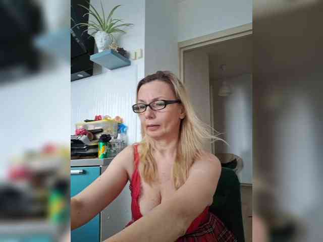 ShiningMILF webcam