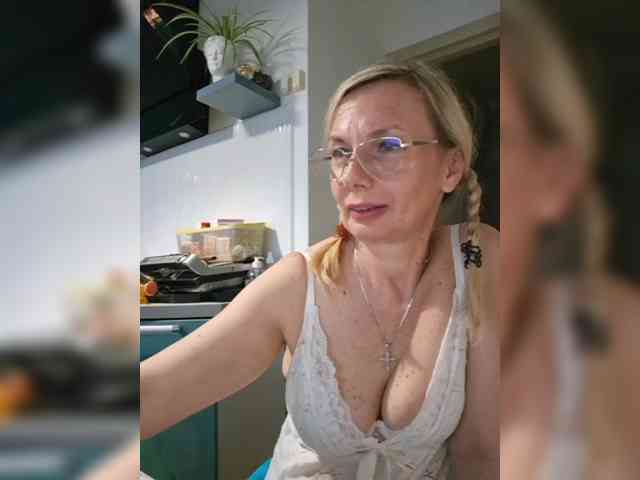ShiningMILF webcam