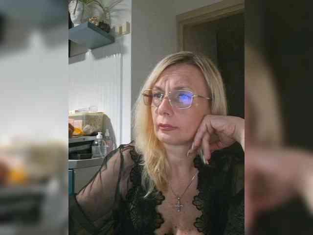 ShiningMILF webcam