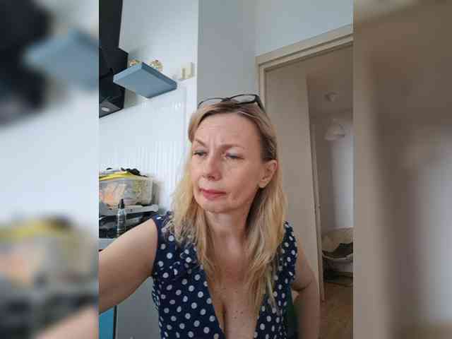 ShiningMILF webcam