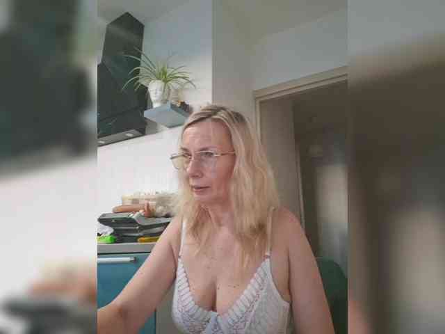 ShiningMILF webcam