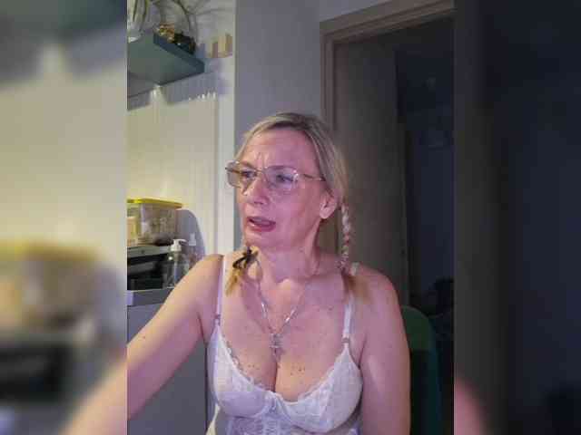 ShiningMILF webcam
