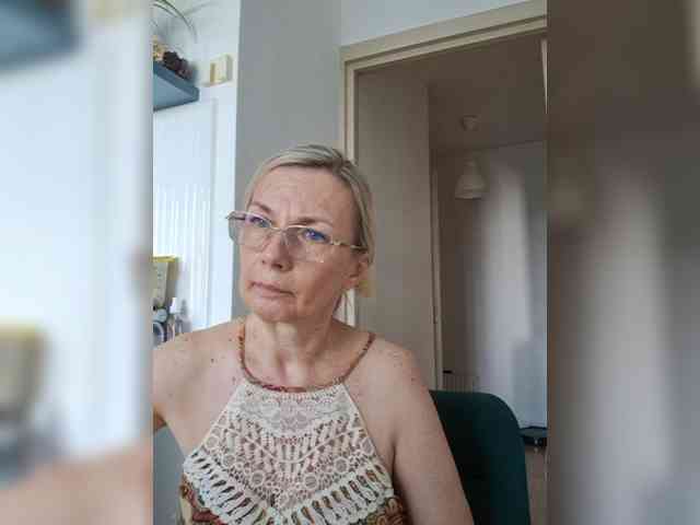 ShiningMILF webcam