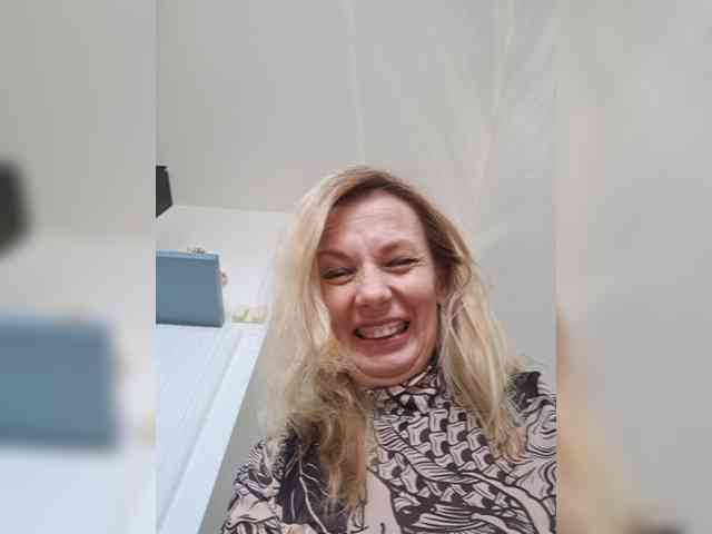 ShiningMILF webcam