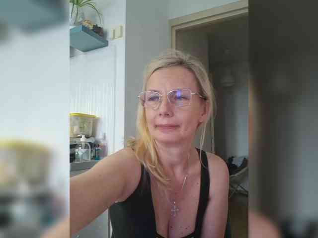 ShiningMILF webcam