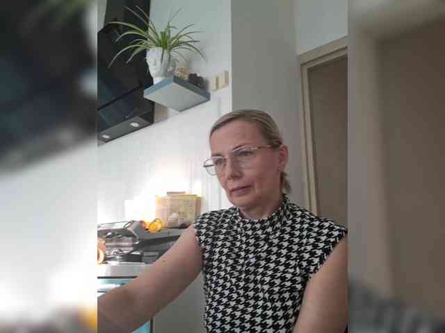 ShiningMILF webcam