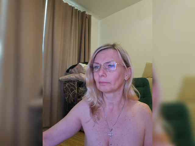 ShiningMILF webcam