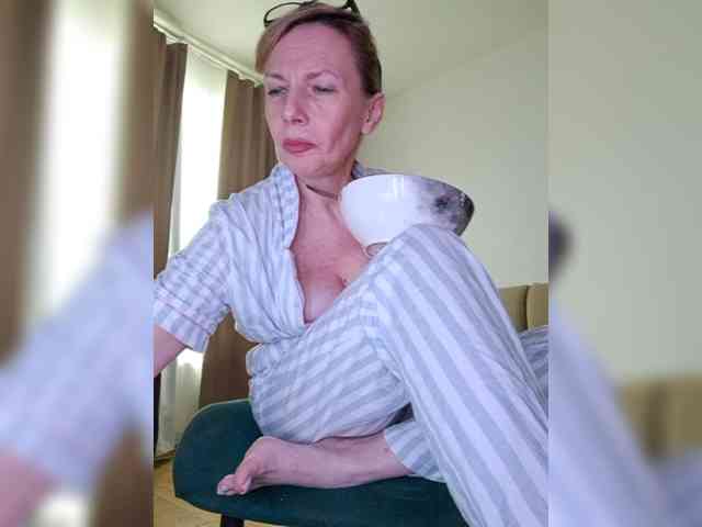 ShiningMILF webcam