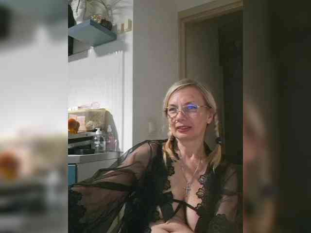 ShiningMILF webcam