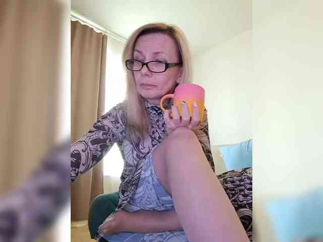 ShiningMILF webcam