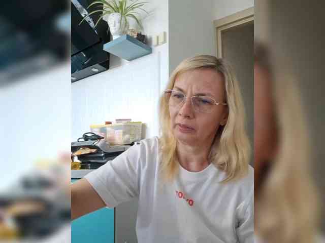 ShiningMILF webcam