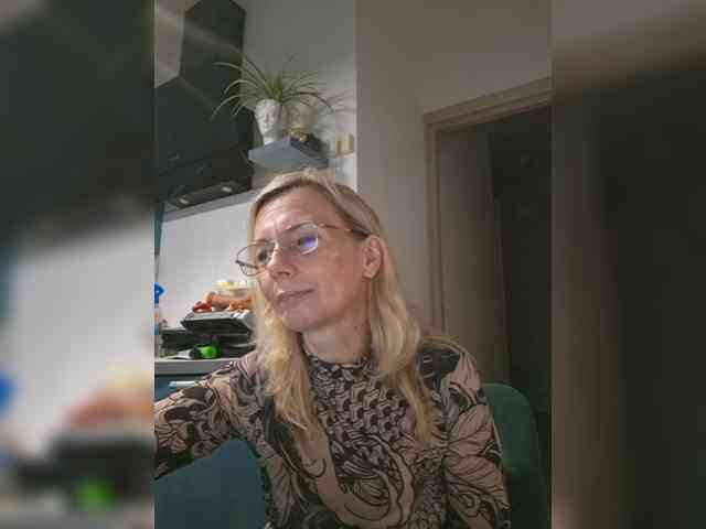 ShiningMILF webcam