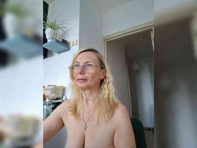 ShiningMILF webcam