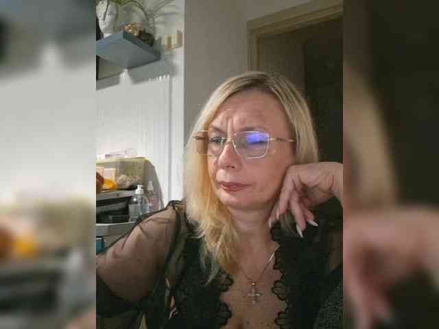 ShiningMILF webcam