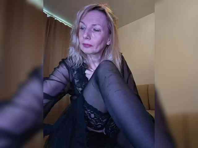 ShiningMILF webcam