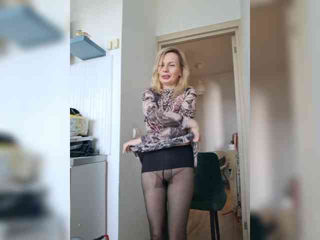 ShiningMILF webcam