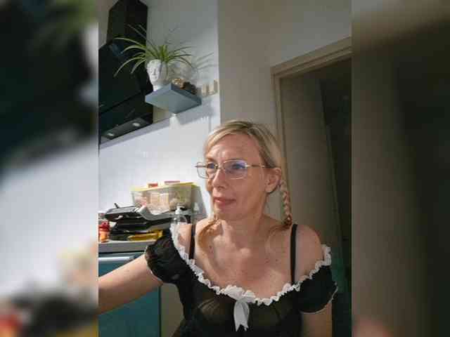 ShiningMILF webcam