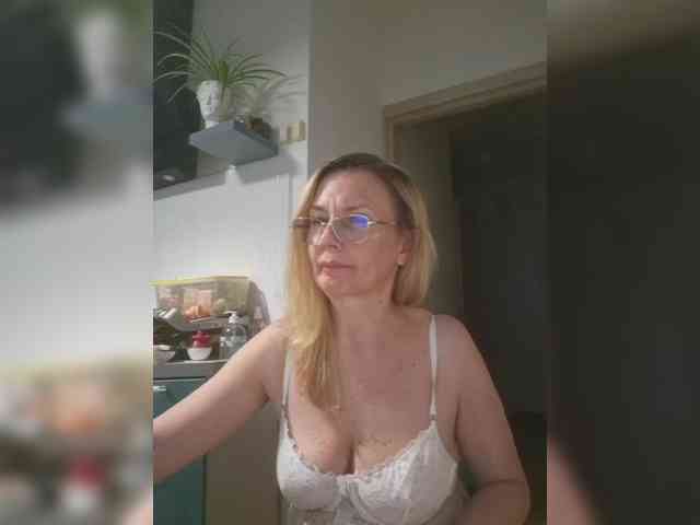ShiningMILF Sex Cam Show