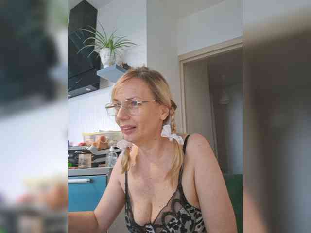 ShiningMILF webcam