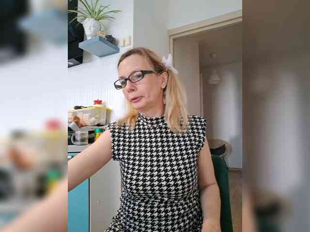 ShiningMILF webcam