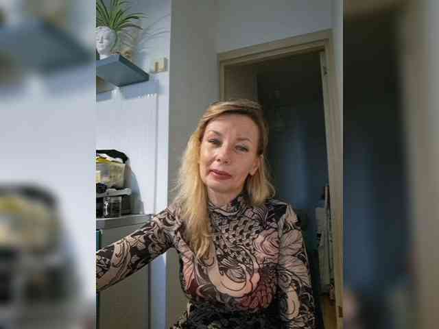 ShiningMILF webcam