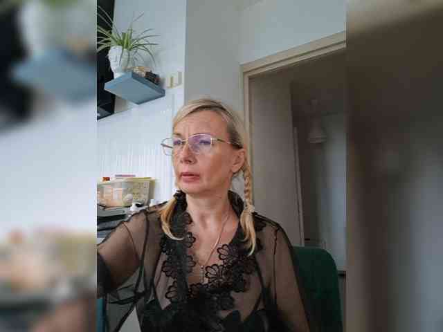 ShiningMILF webcam