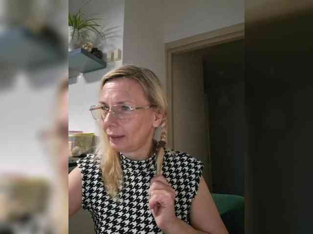 ShiningMILF webcam