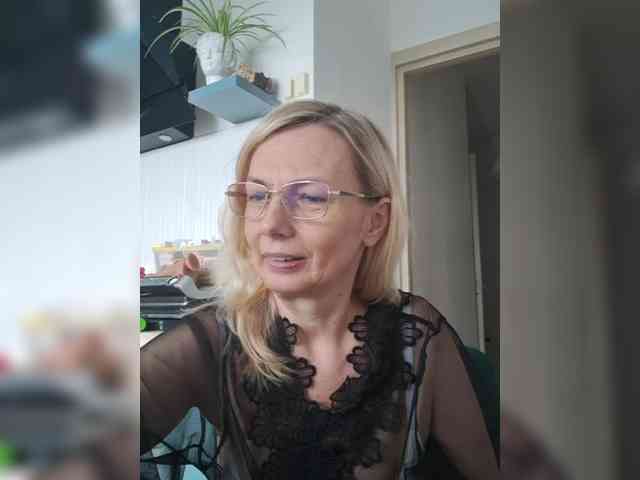 ShiningMILF webcam