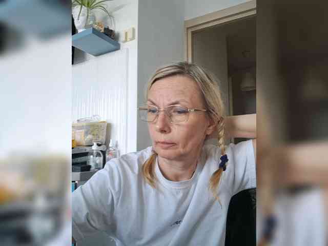 ShiningMILF webcam