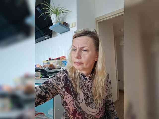 ShiningMILF Sex Cam Show