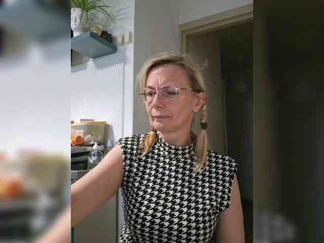 ShiningMILF webcam