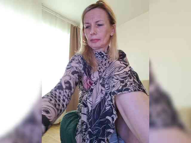 ShiningMILF webcam