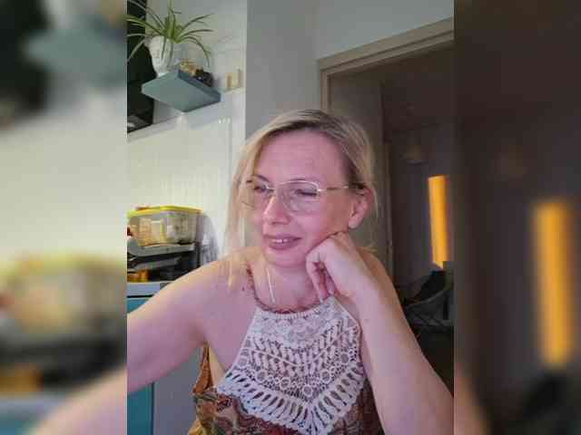 ShiningMILF ShiningMILF