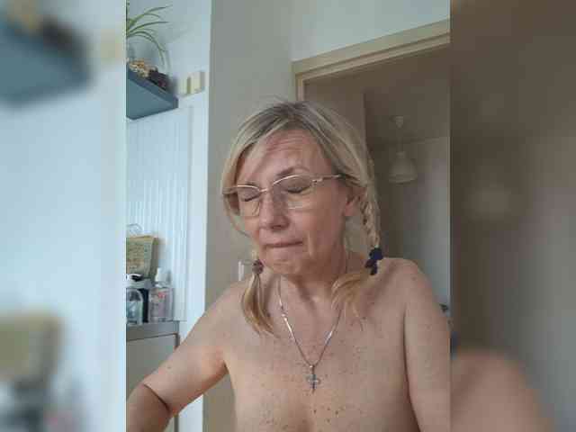 ShiningMILF webcam