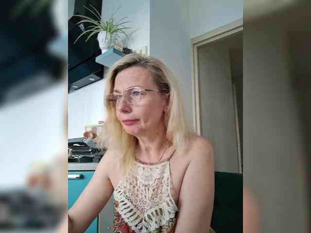 ShiningMILF webcam