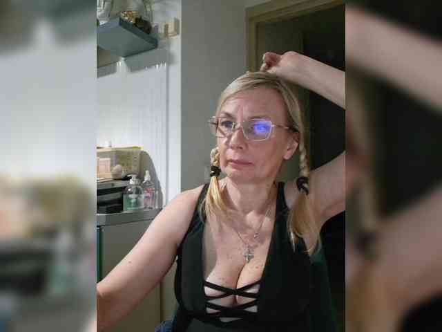 ShiningMILF webcam