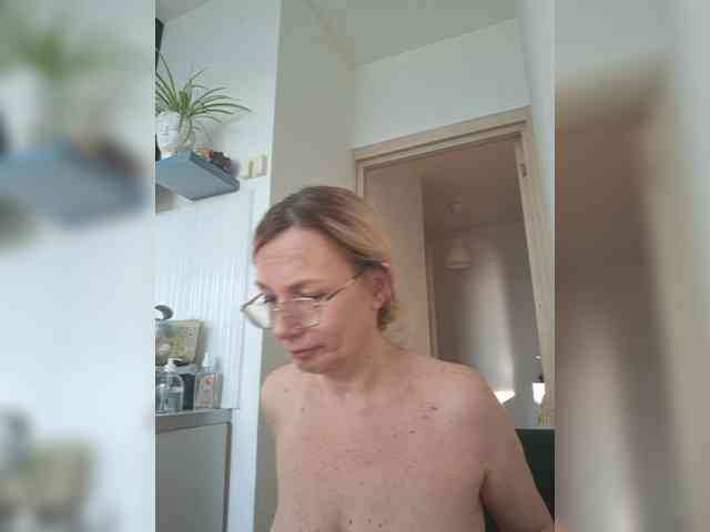 ShiningMILF webcam