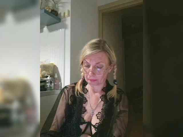 ShiningMILF webcam