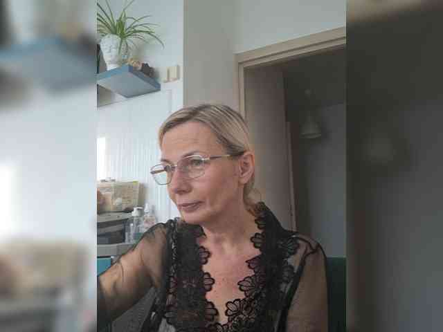 ShiningMILF webcam