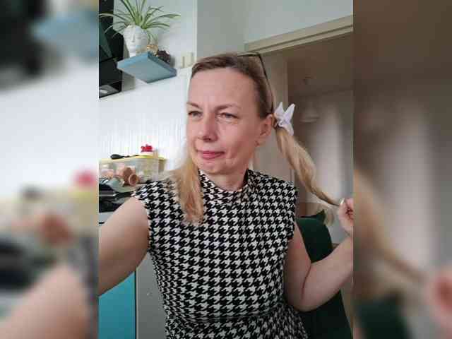 ShiningMILF webcam