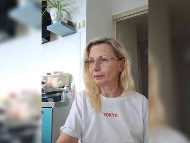 ShiningMILF webcam