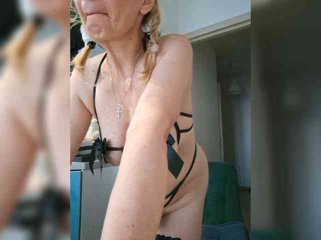 ShiningMILF webcam