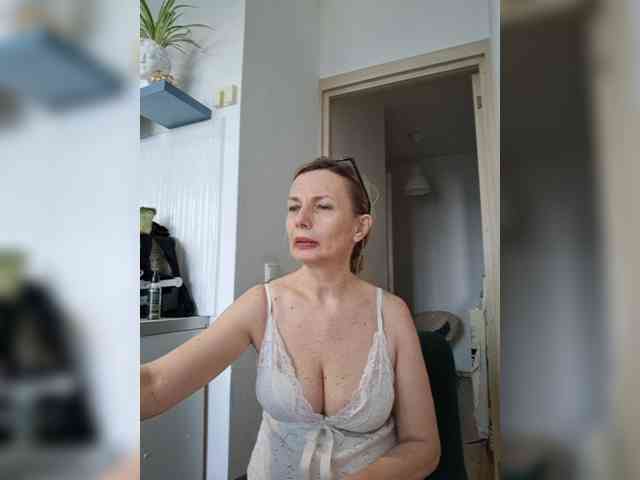 ShiningMILF webcam
